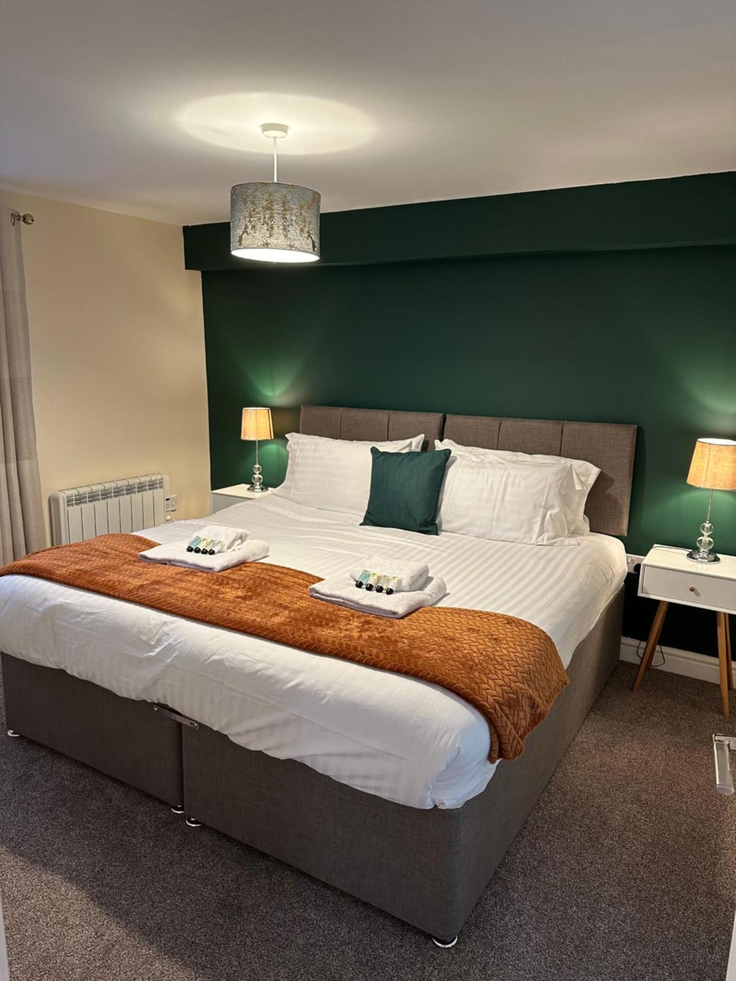 Ferienwohnung Orange Lilly In Stroud With Free Parking Exterior foto
